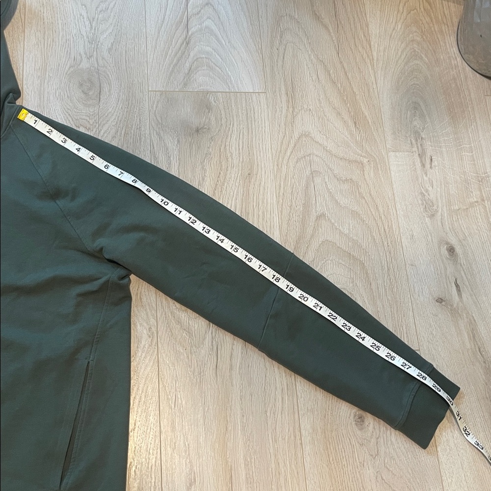 Lululemon | Men’s Green Hoodie - Picture 4 of 10